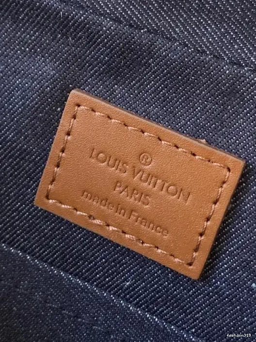 VUITTON LOUIS TRIO MESSENGER 0323